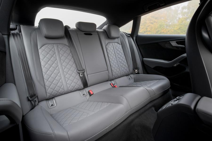 Интерьер Audi S5 Sportback 2016 года  (WW) (фото 28 из 45)